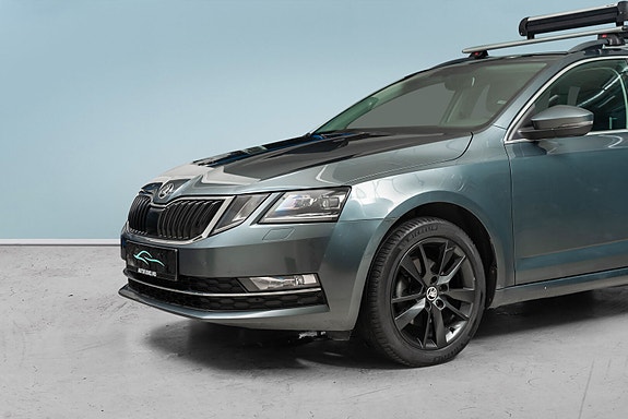 Skoda Octavia 2 of 5