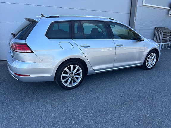 Volkswagen Golf VII 14 of 27