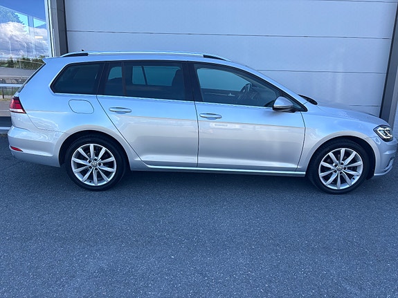 Volkswagen Golf VII 13 of 27