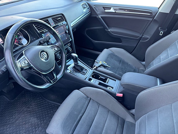 Volkswagen Golf VII 18 of 27