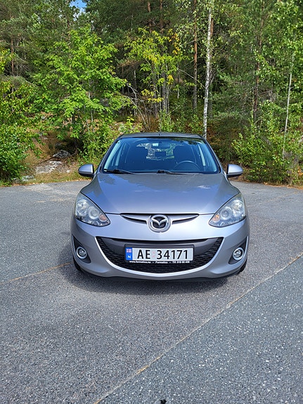 Mazda 2 2 of 5