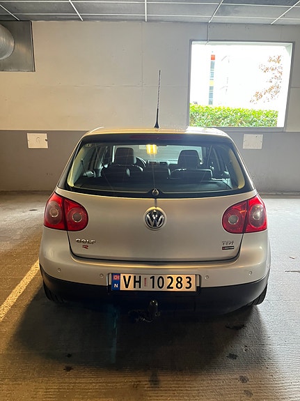 Volkswagen Golf V 4 of 5