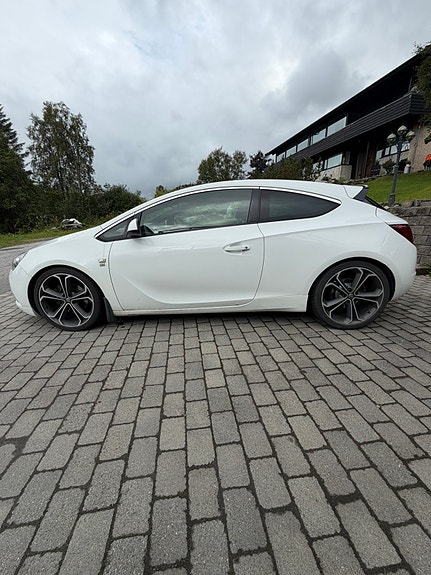 Opel Astra 2 of 5
