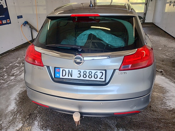 Opel Insignia 2 of 5