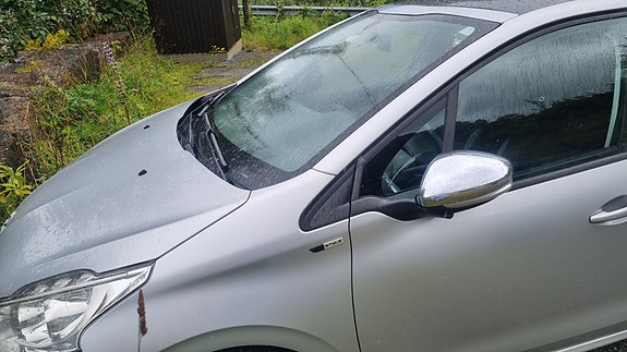 Peugeot 208 3 of 7