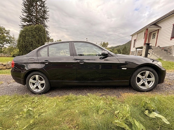 BMW 318d 3 of 30