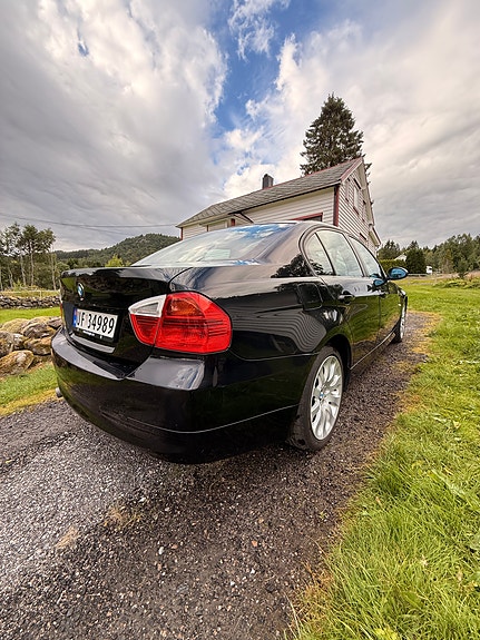 BMW 318d 11 of 30
