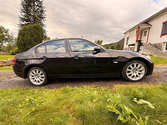 BMW 318d 2 of 30