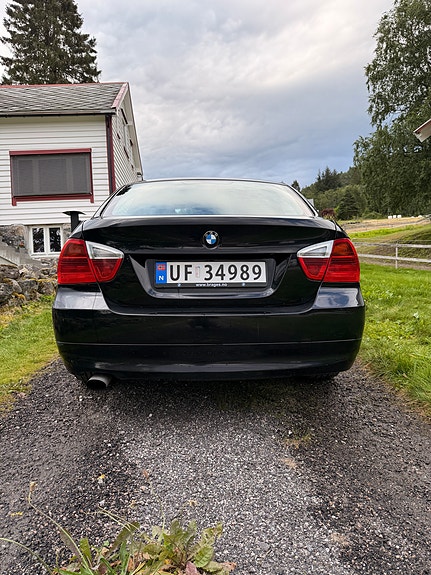 BMW 318d 4 of 30