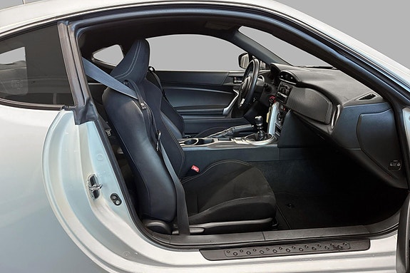 Toyota GT86 15 of 27