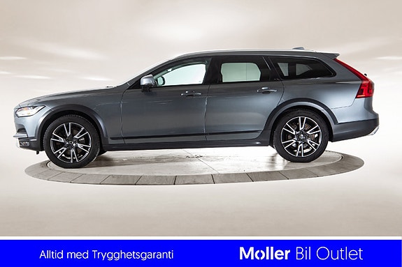 Volvo V90 Cross Country 2 of 5