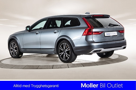 Volvo V90 Cross Country 3 of 5