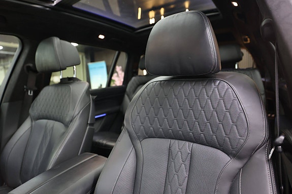 BMW X7 21 of 30