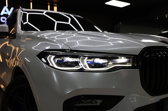 BMW X7 10 of 30