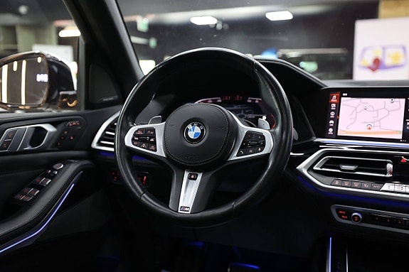 BMW X7 25 of 30