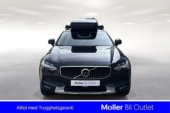 Volvo V90 Cross Country 2 of 5