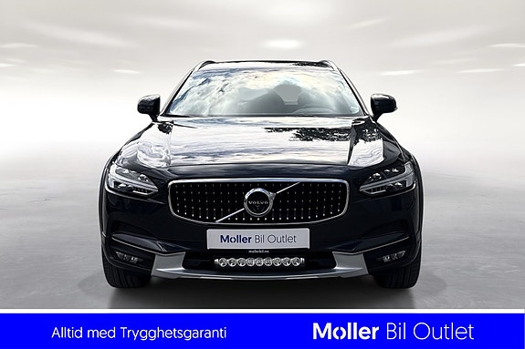 Volvo V90 Cross Country 2 of 5