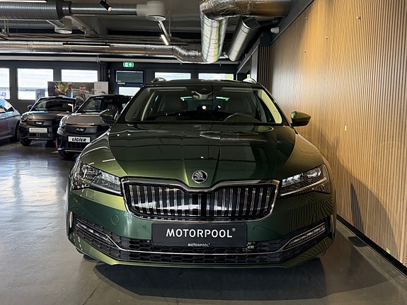 Skoda Superb 2 of 5