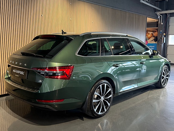 Skoda Superb 4 of 5