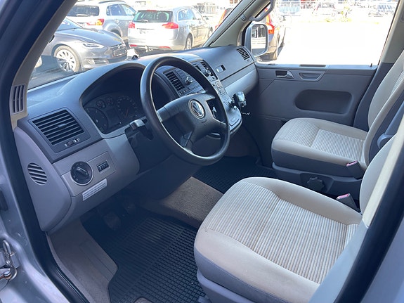 Volkswagen California 25 of 30