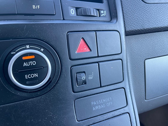 Volkswagen California 19 of 30