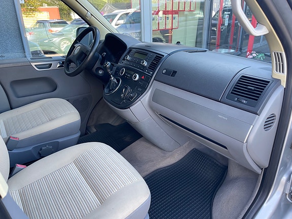 Volkswagen California 28 of 30