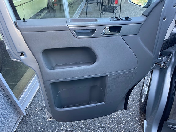 Volkswagen California 30 of 30