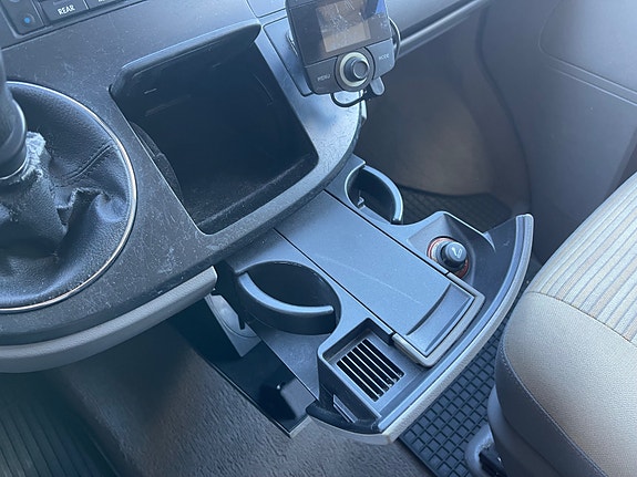 Volkswagen California 22 of 30