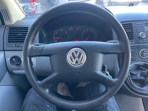 Volkswagen California 10 of 30