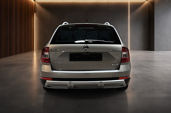 Skoda Octavia Scout 5 of 5
