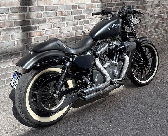 Harley-Davidson XL 883N Iron 2 of 5