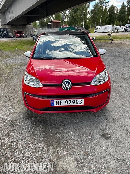 Volkswagen UP! 3 of 5
