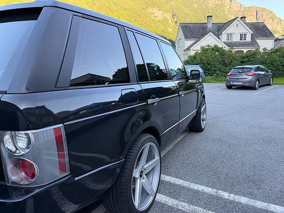 Land Rover Range Rover 3 of 30
