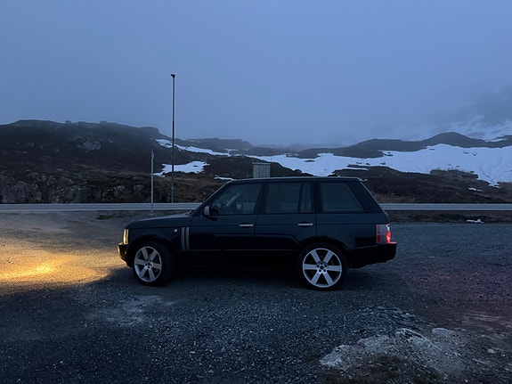 Land Rover Range Rover 25 of 30