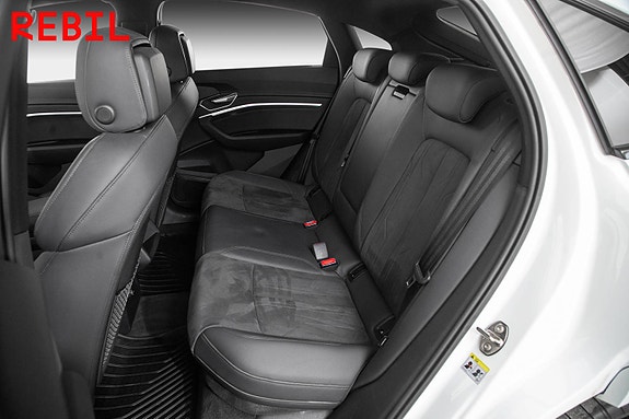 Audi e-tron Sportback 10 of 30