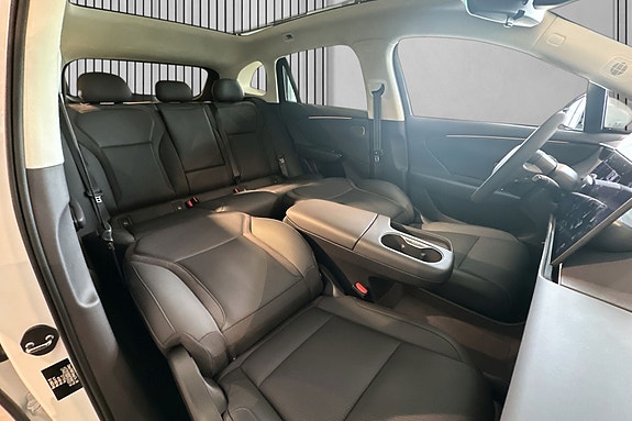 Bedmode - en praktisk løsning dersom du vil overnatte i bilen eller bare slappe av på et ladestopp