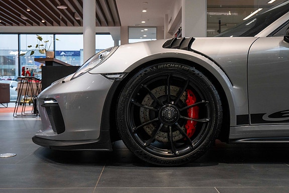 Porsche 911 5 of 5