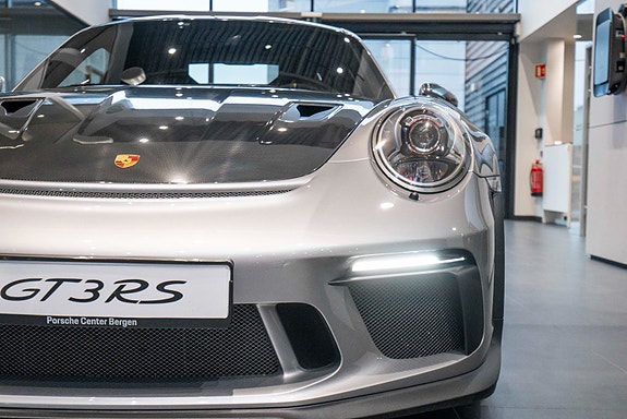 Porsche 911 3 of 5