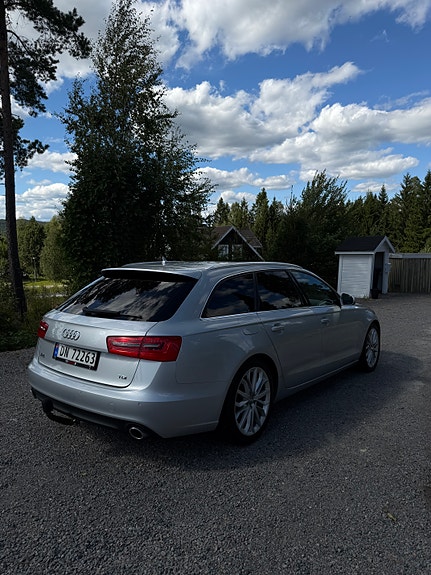 Audi A6 4 of 5