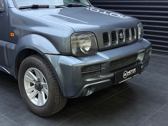 Suzuki Jimny 3 of 5