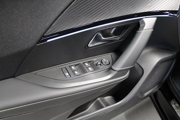Peugeot 2008 17 of 22