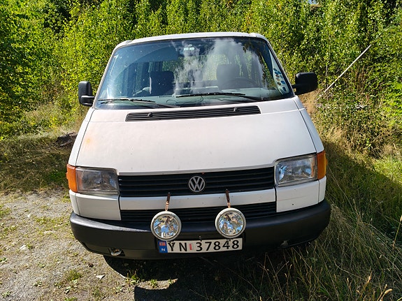Volkswagen Caravelle 4 of 5