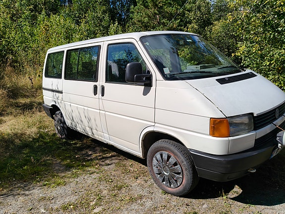 Volkswagen Caravelle 5 of 5