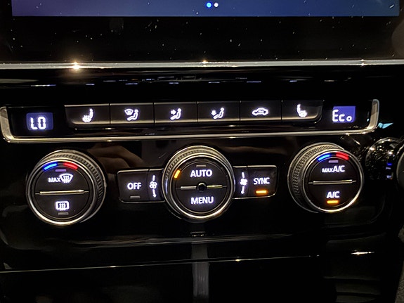 Volkswagen Golf VII 28 of 30