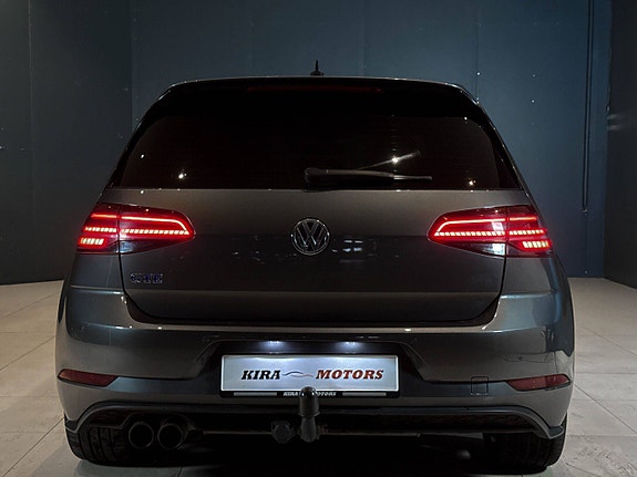 Volkswagen Golf VII 8 of 30
