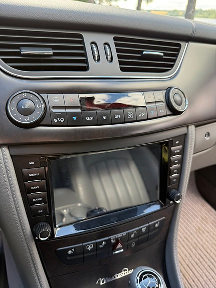 Mercedes-Benz CLS320 23 of 30
