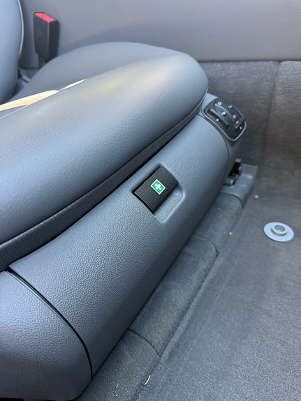 Mercedes-Benz CLS320 11 of 30