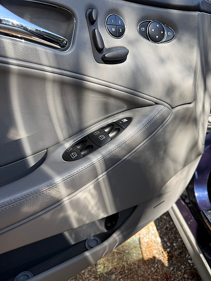 Mercedes-Benz CLS320 15 of 30