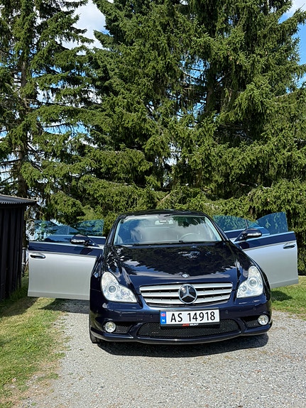 Mercedes-Benz CLS320 6 of 30