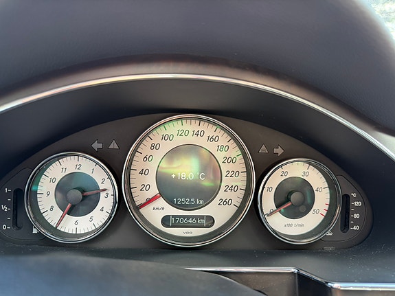 Mercedes-Benz CLS320 25 of 30